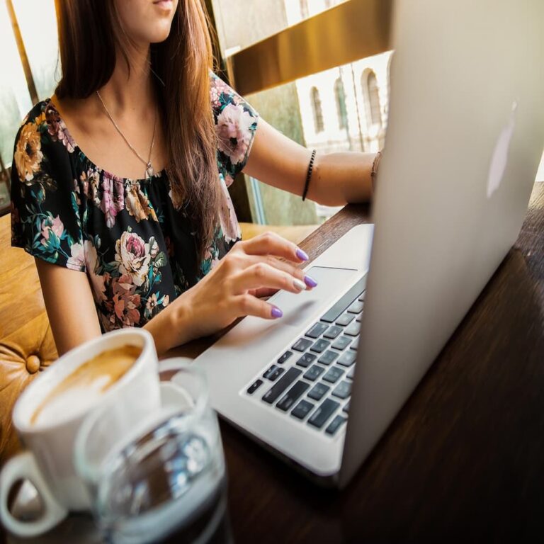 The “Gap Economy”: How to Find Digital Product Goldmines Your Competitors Are Completely Ignoring